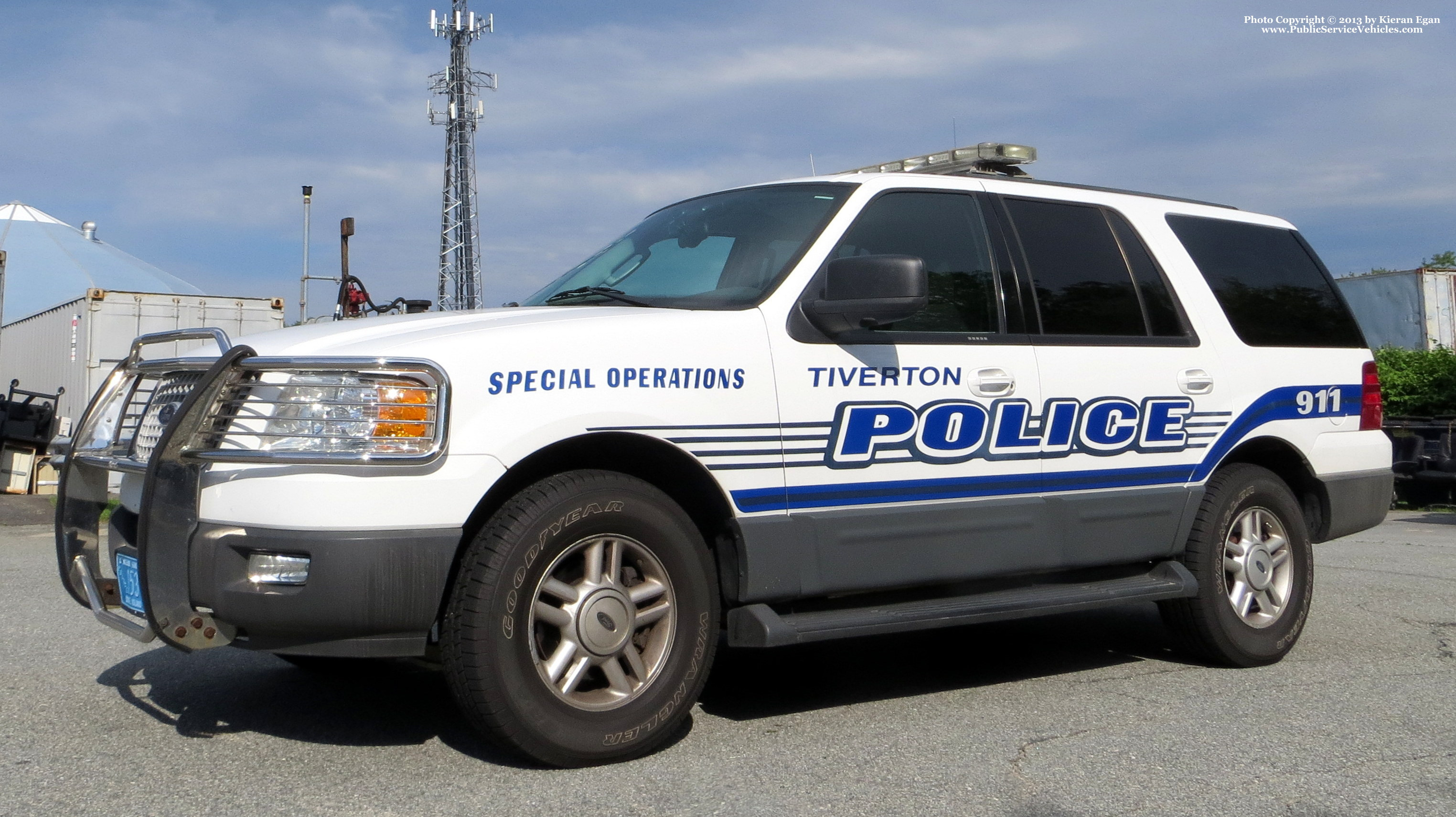 A photo  of Tiverton Police
            Car 53, a 2003-2006 Ford Expedition             taken by Kieran Egan