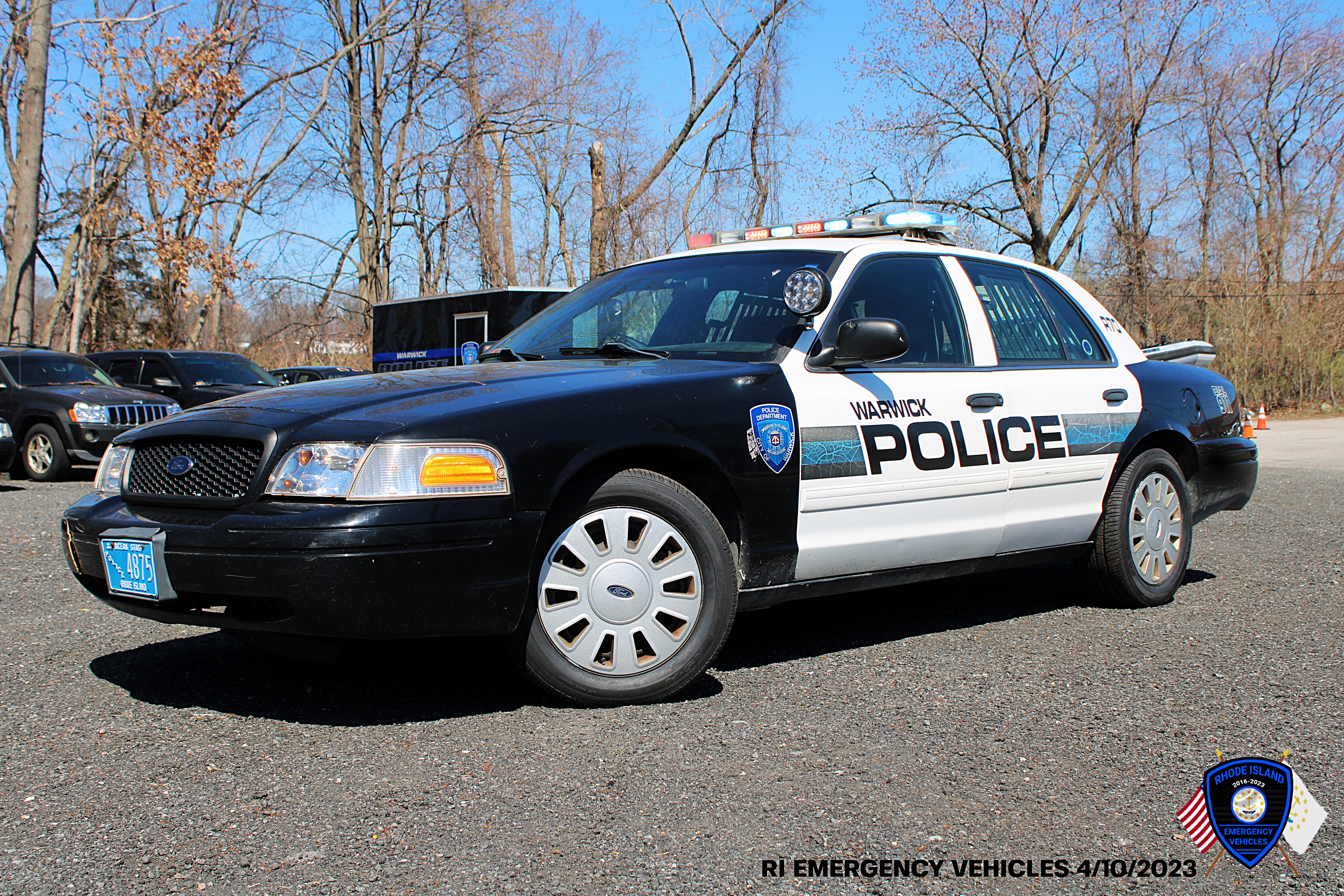 A photo  of Warwick Police
            Cruiser R-70, a 2009-2011 Ford Crown Victoria Police Interceptor             taken by @riemergencyvehicles