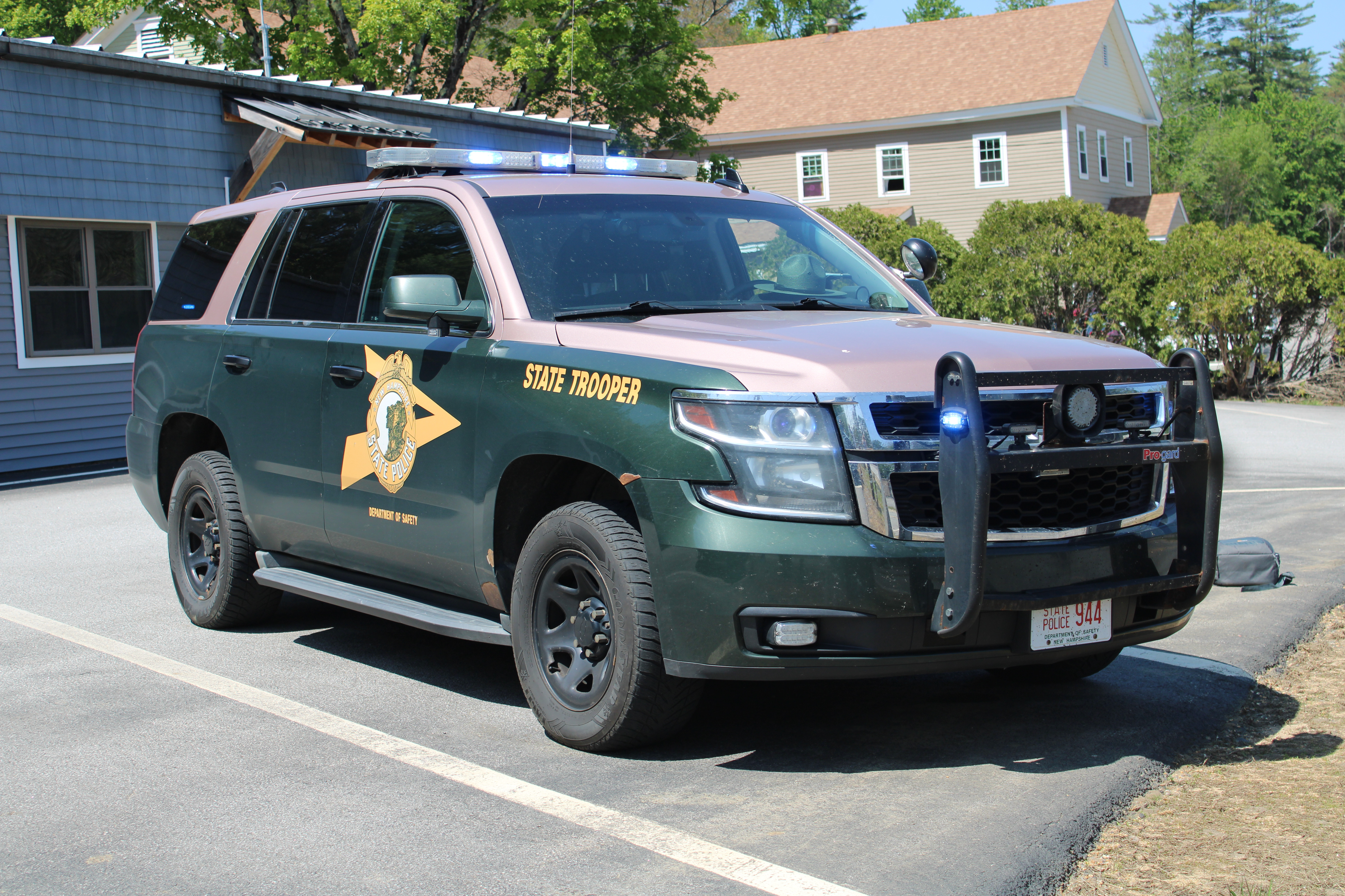 A photo  of New Hampshire State Police
            Cruiser 944, a 2015-2016 Chevrolet Tahoe             taken by @riemergencyvehicles