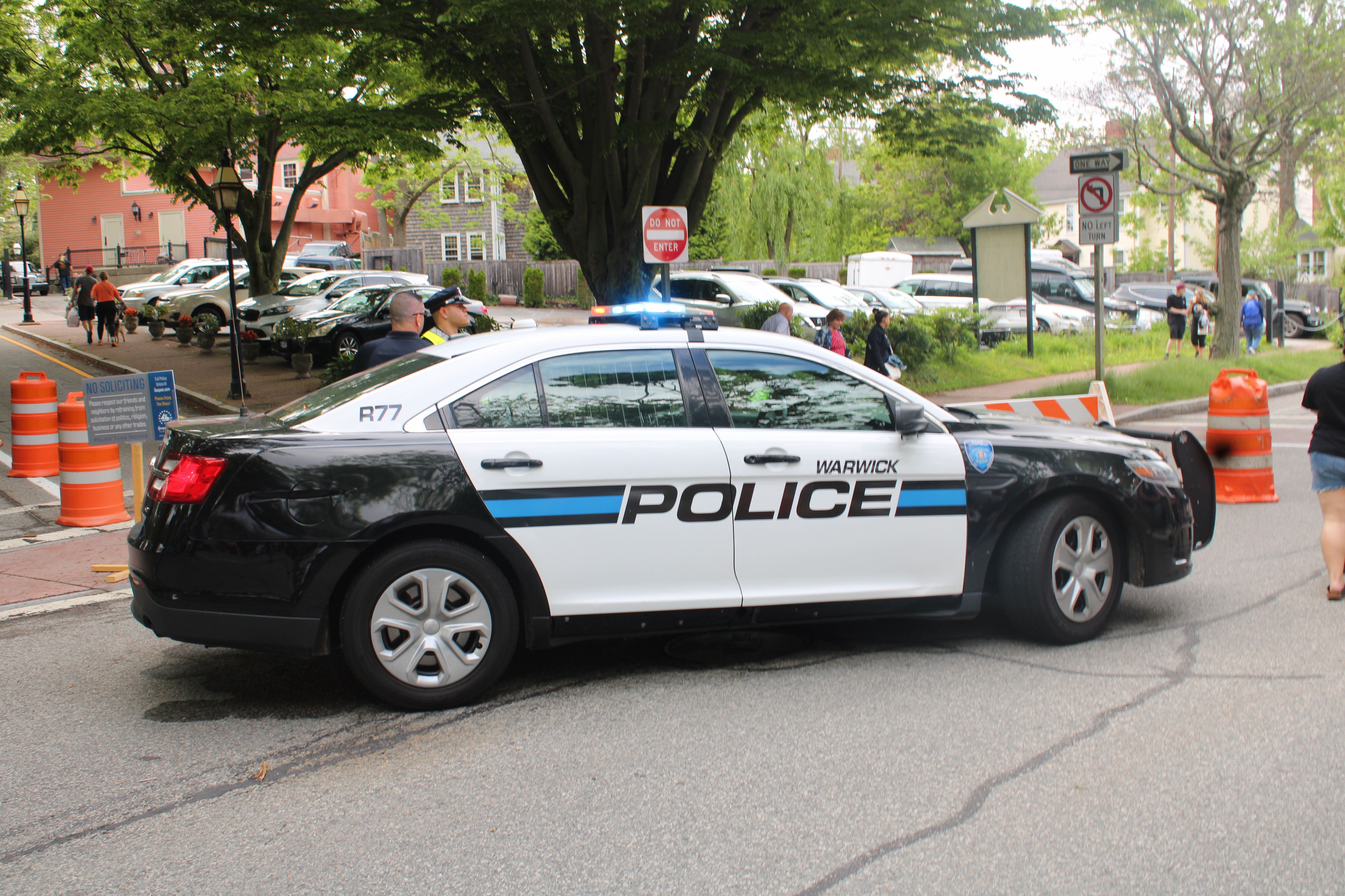 A photo  of Warwick Police
            Cruiser R-77, a 2015 Ford Police Interceptor Sedan             taken by @riemergencyvehicles