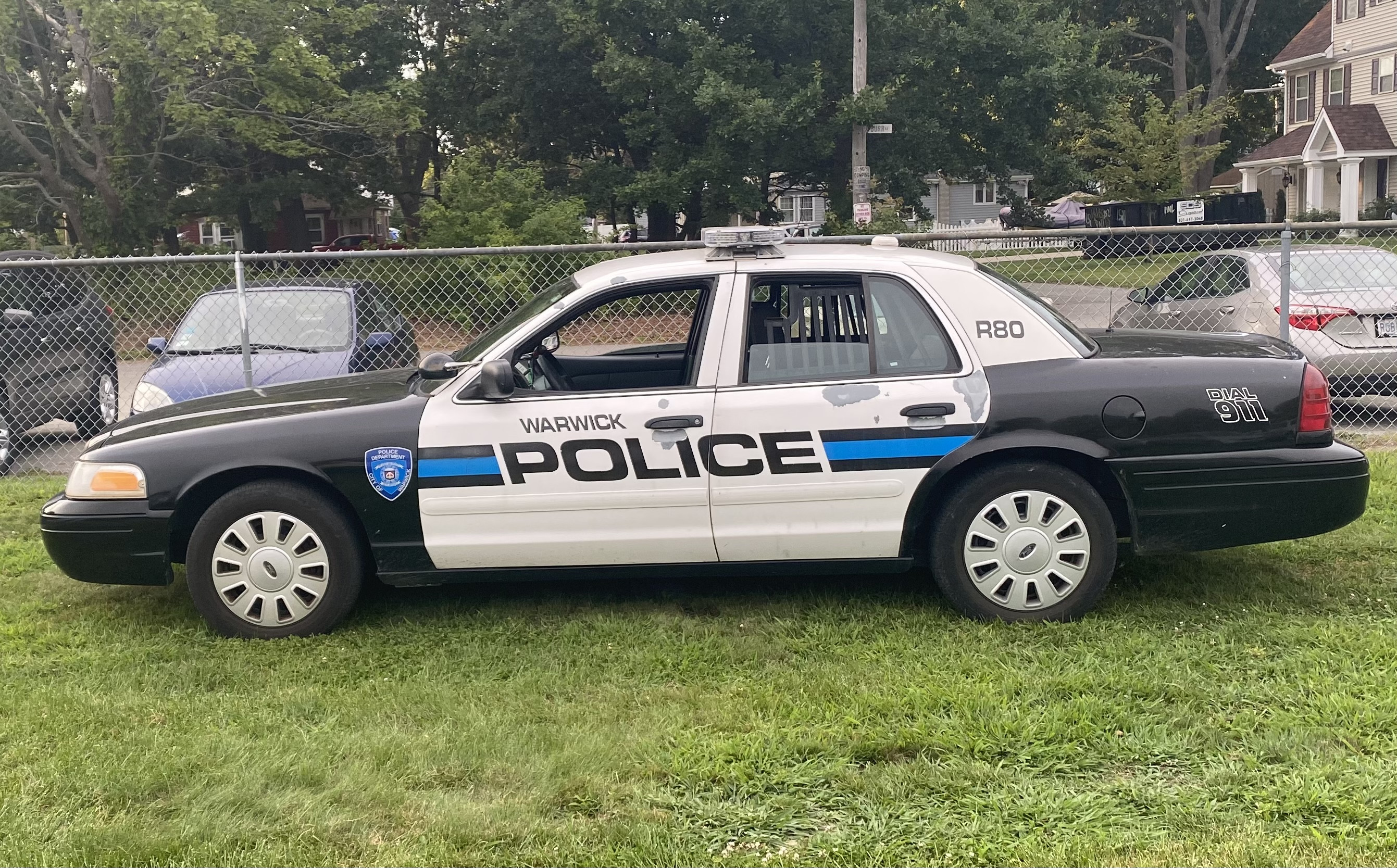 A photo  of Warwick Police
            Cruiser R-80, a 2006-2008 Ford Crown Victoria Police Interceptor             taken by @riemergencyvehicles