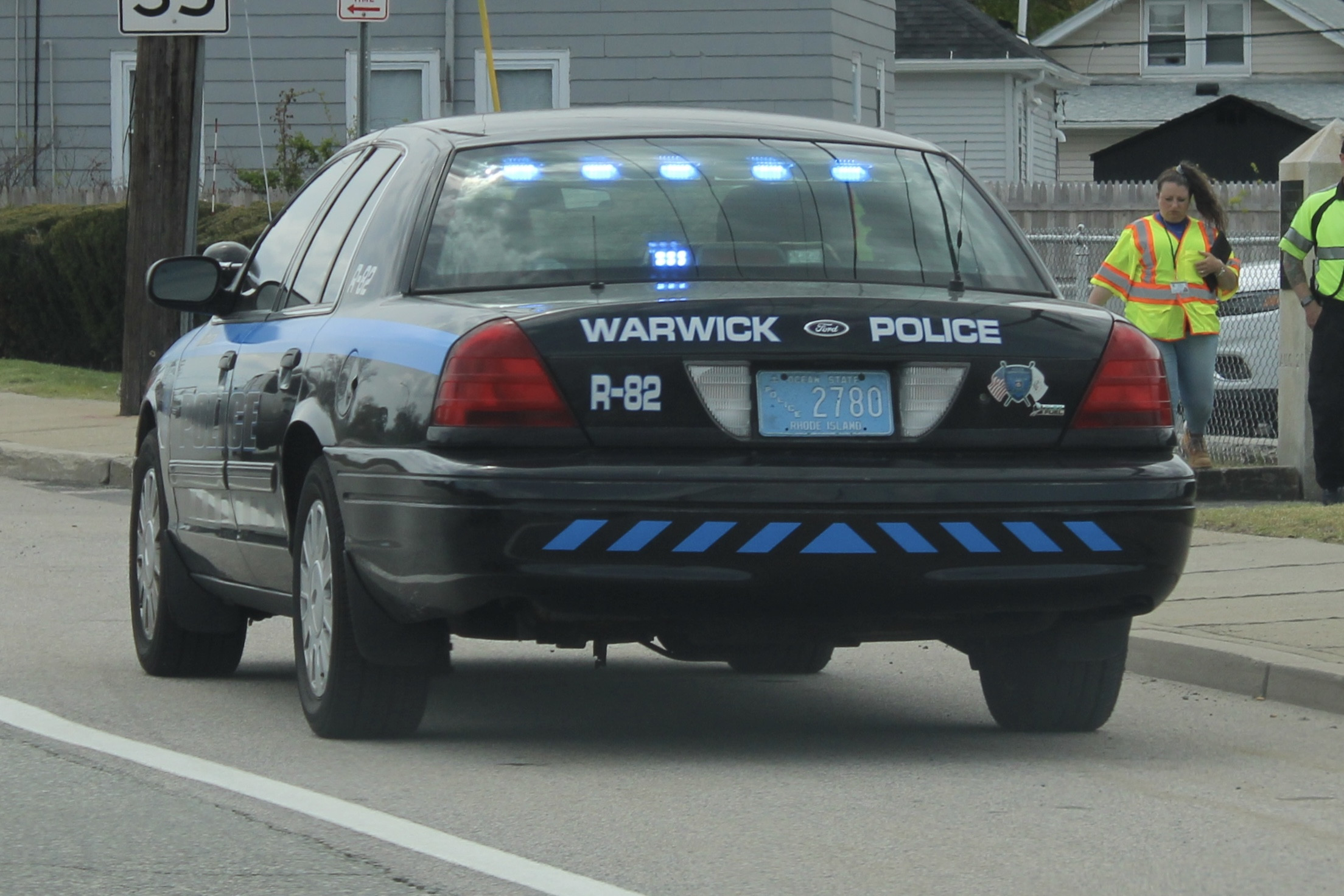 A photo  of Warwick Police
            Cruiser R-82, a 2009-2011 Ford Crown Victoria Police Interceptor             taken by @riemergencyvehicles