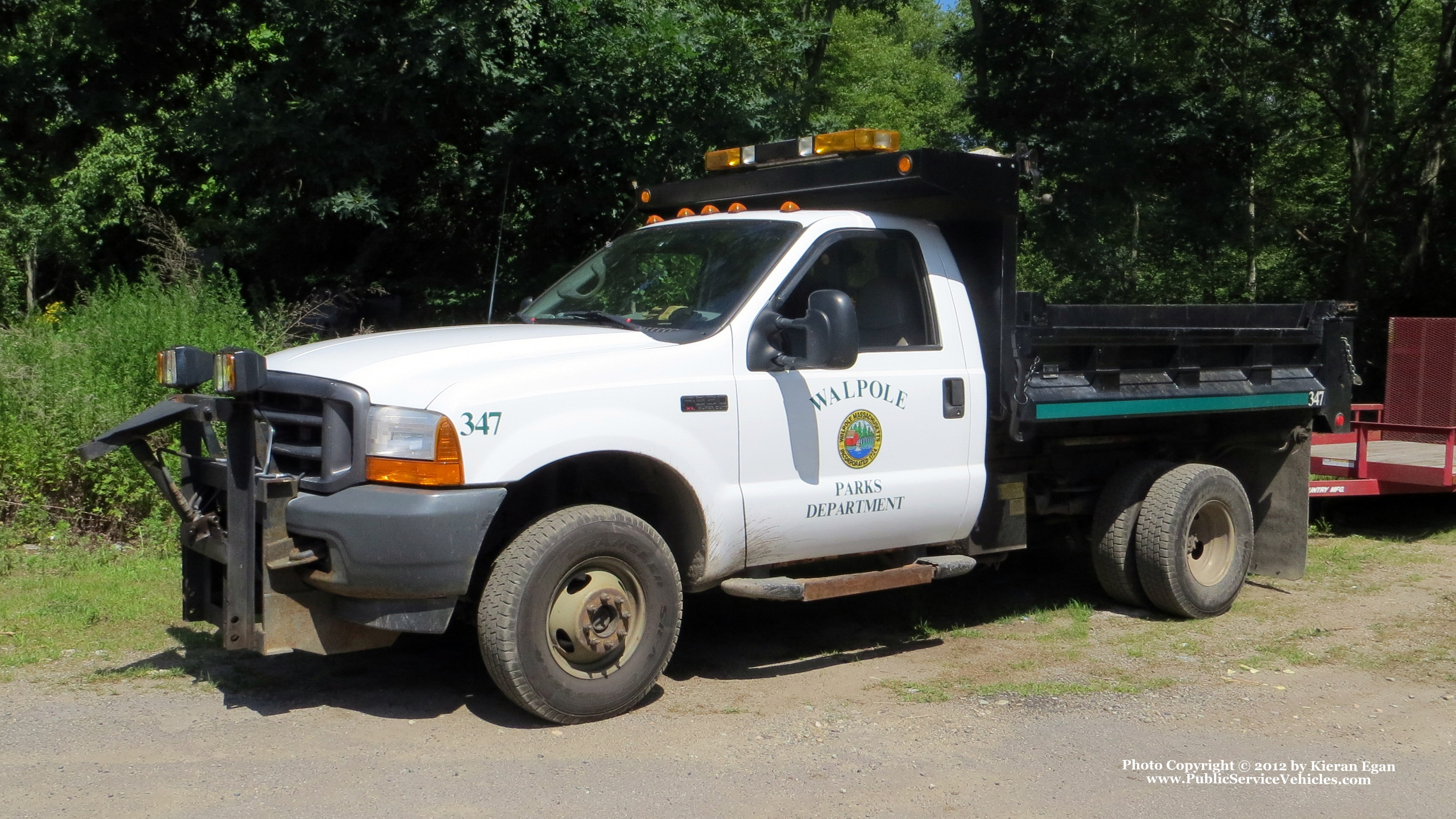 A photo  of Walpole Parks Department
            Truck 347, a 2001 Ford F-350             taken by Kieran Egan