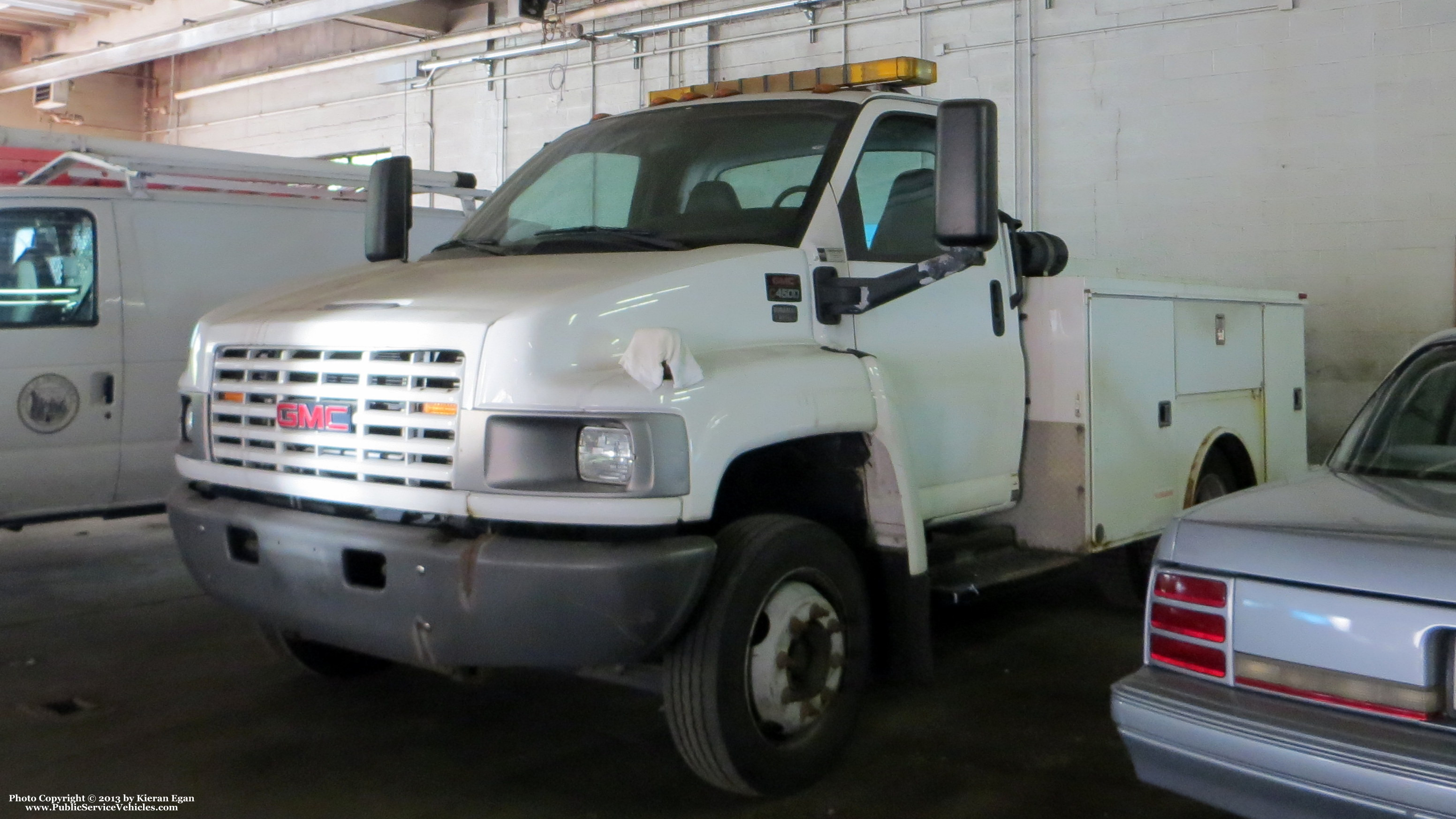 A photo  of Providence Sewer Division
            Truck 171, a 2003-2009 GMC C4500             taken by Kieran Egan