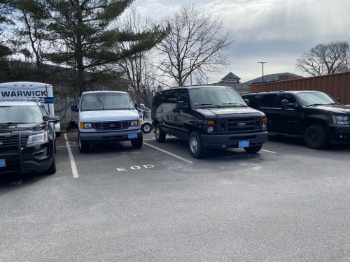 Additional photo  of Warwick Police
                    Van 42, a 1998-2007 Ford Econoline                     taken by @riemergencyvehicles