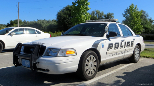 Additional photo  of Charlestown Police
                    Car 20, a 2009-2011 Ford Crown Victoria Police Interceptor                     taken by Kieran Egan