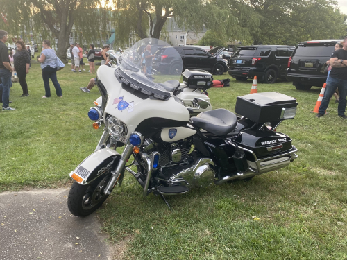 Additional photo  of Warwick Police
                    Motorcycle, a 2015-2020 Harley Davidson Electra Glide                     taken by @riemergencyvehicles