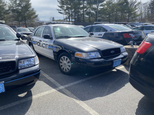 Additional photo  of Warwick Police
                    Cruiser R-80, a 2006-2008 Ford Crown Victoria Police Interceptor                     taken by @riemergencyvehicles