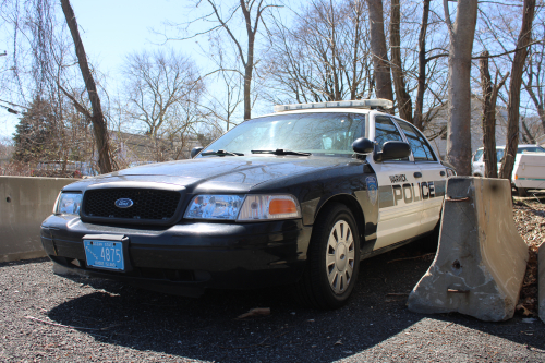 Additional photo  of Warwick Police
                    Cruiser R-70, a 2009-2011 Ford Crown Victoria Police Interceptor                     taken by Kieran Egan