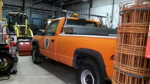 Additional photo  of Warren Public Works
                    Truck 233, a 1988-1998 Chevrolet 2500                     taken by Kieran Egan