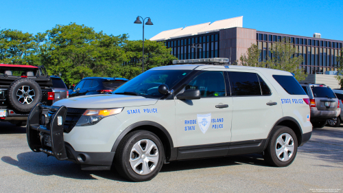 Rhode Island State Police Photos - PublicServiceVehicles.com