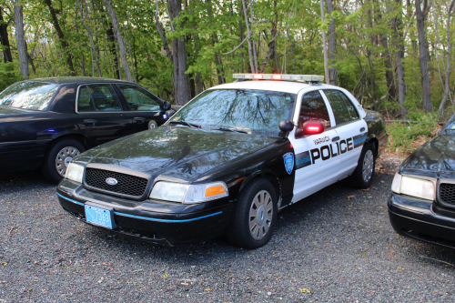 Additional photo  of Warwick Police
                    Cruiser R-78, a 2006-2008 Ford Crown Victoria Police Interceptor                     taken by Kieran Egan