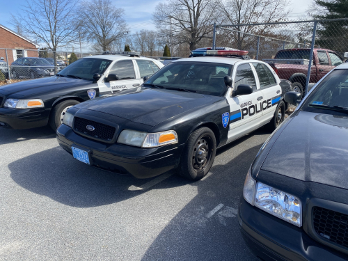 Additional photo  of Warwick Police
                    Cruiser R-76, a 2009-2011 Ford Crown Victoria Police Interceptor                     taken by @riemergencyvehicles