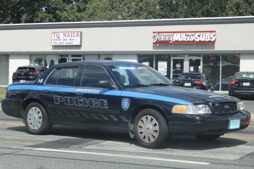 Additional photo  of Warwick Police
                    Cruiser R-82, a 2009-2011 Ford Crown Victoria Police Interceptor                     taken by @riemergencyvehicles