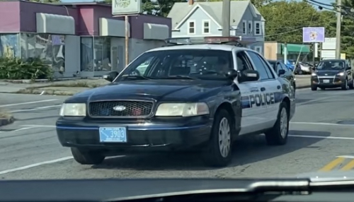 Additional photo  of Warwick Police
                    Cruiser R-83, a 2009-2011 Ford Crown Victoria Police Interceptor                     taken by @riemergencyvehicles