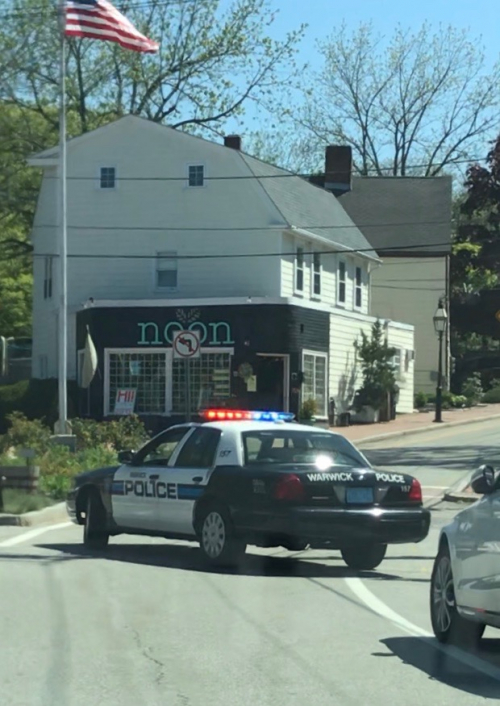 Additional photo  of Warwick Police
                    Cruiser R-157, a 2006-2008 Ford Crown Victoria Police Interceptor                     taken by @riemergencyvehicles