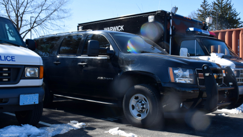 Additional photo  of Warwick Police
                    Unmarked Unit, a 2007-2014 Chevrolet Suburban                     taken by @riemergencyvehicles