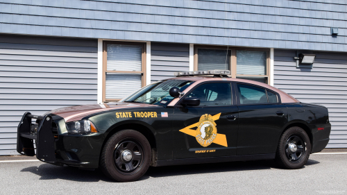 Additional photo  of New Hampshire State Police
                    Cruiser 625, a 2011-2014 Dodge Charger/Whelen Liberty Series                     taken by Kieran Egan