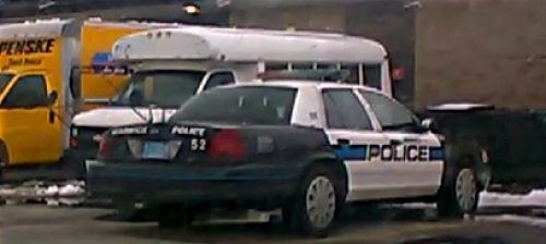 Additional photo  of Warwick Police
                    Cruiser P-52, a 2006-2008 Ford Crown Victoria Police Interceptor                     taken by @riemergencyvehicles