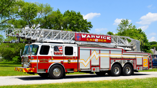 Additional photo  of Warwick Fire
                    Ladder 2, a 2010 E-One Cyclone II                     taken by @riemergencyvehicles