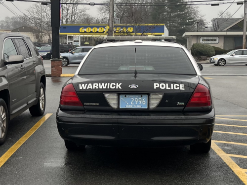 Additional photo  of Warwick Police
                    Cruiser R-81, a 2009-2011 Ford Crown Victoria Police Interceptor                     taken by Kieran Egan