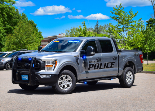 Photo of Cruiser W-15 - PublicServiceVehicles.com