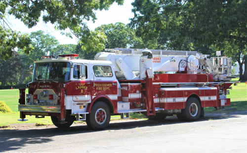 Additional photo  of Antique Fire Apparatus in Rhode Island
                    Providence, RI Fire Ladder 2, a 1975 Mack/Baker                     taken by Richard Schmitter