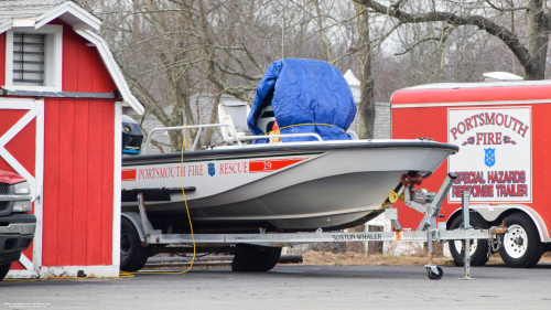 Additional photo  of Portsmouth Fire
                    Marine 29, a 2000-2010 Boston Whaler Marine Unit                     taken by Kieran Egan