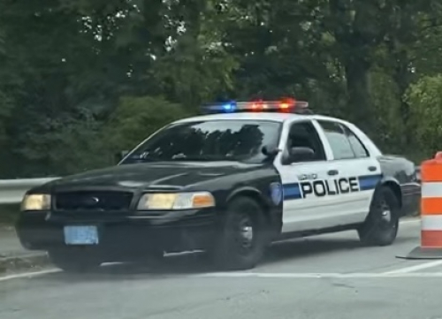 Additional photo  of Warwick Police
                    Cruiser R-76, a 2009-2011 Ford Crown Victoria Police Interceptor                     taken by @riemergencyvehicles