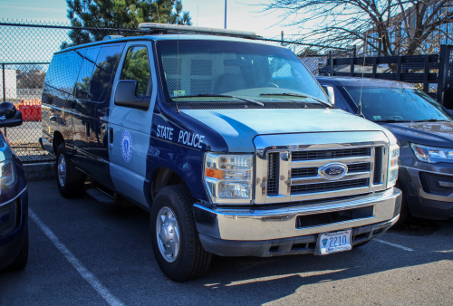 Additional photo  of Massachusetts State Police
                    Cruiser 2210, a 2008 Ford E-Series                     taken by Kieran Egan