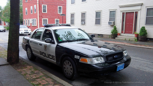 Additional photo  of Warren Police
                    Cruiser 909, a 2009 Ford Crown Victoria Police Interceptor                     taken by Kieran Egan