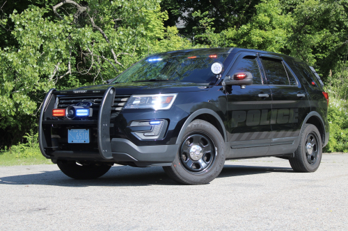 Additional photo  of Warwick Police
                    Cruiser P-27, a 2017 Ford Police Interceptor Utility                     taken by @riemergencyvehicles