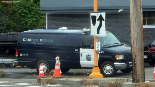 Additional photo  of Canton Police
                    Cruiser 694, a 2001 Ford Econoline                     taken by Kieran Egan