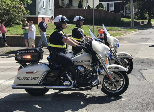 Additional photo  of Warwick Police
                    Motorcycle 1, a 2010-2015 Harley Davidson Electra Glide                     taken by @riemergencyvehicles