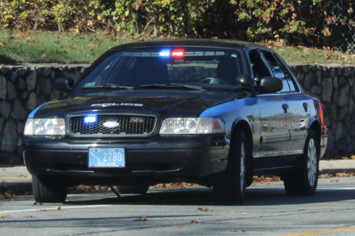 Additional photo  of Warwick Police
                    Cruiser R-82, a 2009-2011 Ford Crown Victoria Police Interceptor                     taken by @riemergencyvehicles