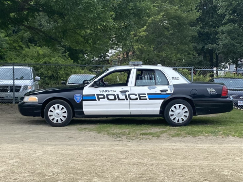 Additional photo  of Warwick Police
                    Cruiser R-80, a 2006-2008 Ford Crown Victoria Police Interceptor                     taken by @riemergencyvehicles