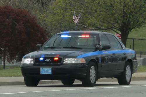 Additional photo  of Warwick Police
                    Cruiser R-82, a 2009-2011 Ford Crown Victoria Police Interceptor                     taken by @riemergencyvehicles