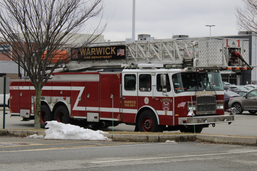 Additional photo  of Warwick Fire
                    Ladder 5, a 2005 E-One Cyclone II                     taken by @riemergencyvehicles