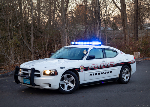 Additional photo  of Richmond Police
                    Cruiser 906, a 2006-2010 Dodge Charger                     taken by @riemergencyvehicles