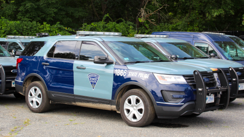 Massachusetts State Police Photos - PublicServiceVehicles.com