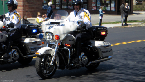 Additional photo  of Warwick Police
                    Motorcycle 1, a 2010-2015 Harley Davidson Electra Glide                     taken by @riemergencyvehicles