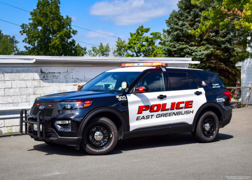 Photo of Cruiser 302 - PublicServiceVehicles.com