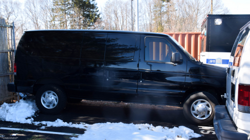 Additional photo  of Warwick Police
                    SWAT Unit, a 2008-2014 Ford E-Series                     taken by @riemergencyvehicles