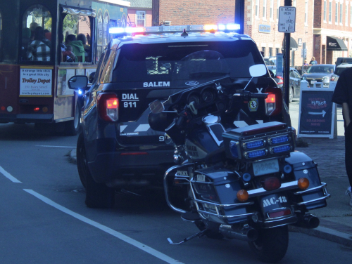 Additional photo  of Salem Police
                    Motorcycle 18, a 2013 Harley Davidson Electra Glide                     taken by @riemergencyvehicles