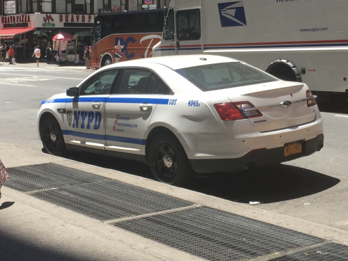 Additional photo  of New York Police Department
                    Cruiser 4045 14, a 2014 Ford Police Interceptor Sedan                     taken by @riemergencyvehicles