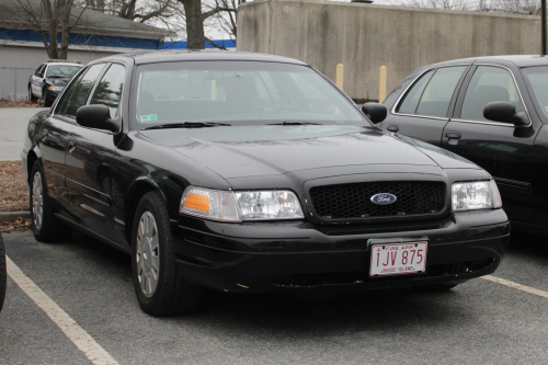 Additional photo  of Warwick Fire
                    Unmarked Unit, a 2008 Ford Crown Victoria Police Interceptor                     taken by @riemergencyvehicles