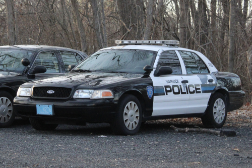 Additional photo  of Warwick Police
                    Cruiser R-80, a 2006-2008 Ford Crown Victoria Police Interceptor                     taken by @riemergencyvehicles