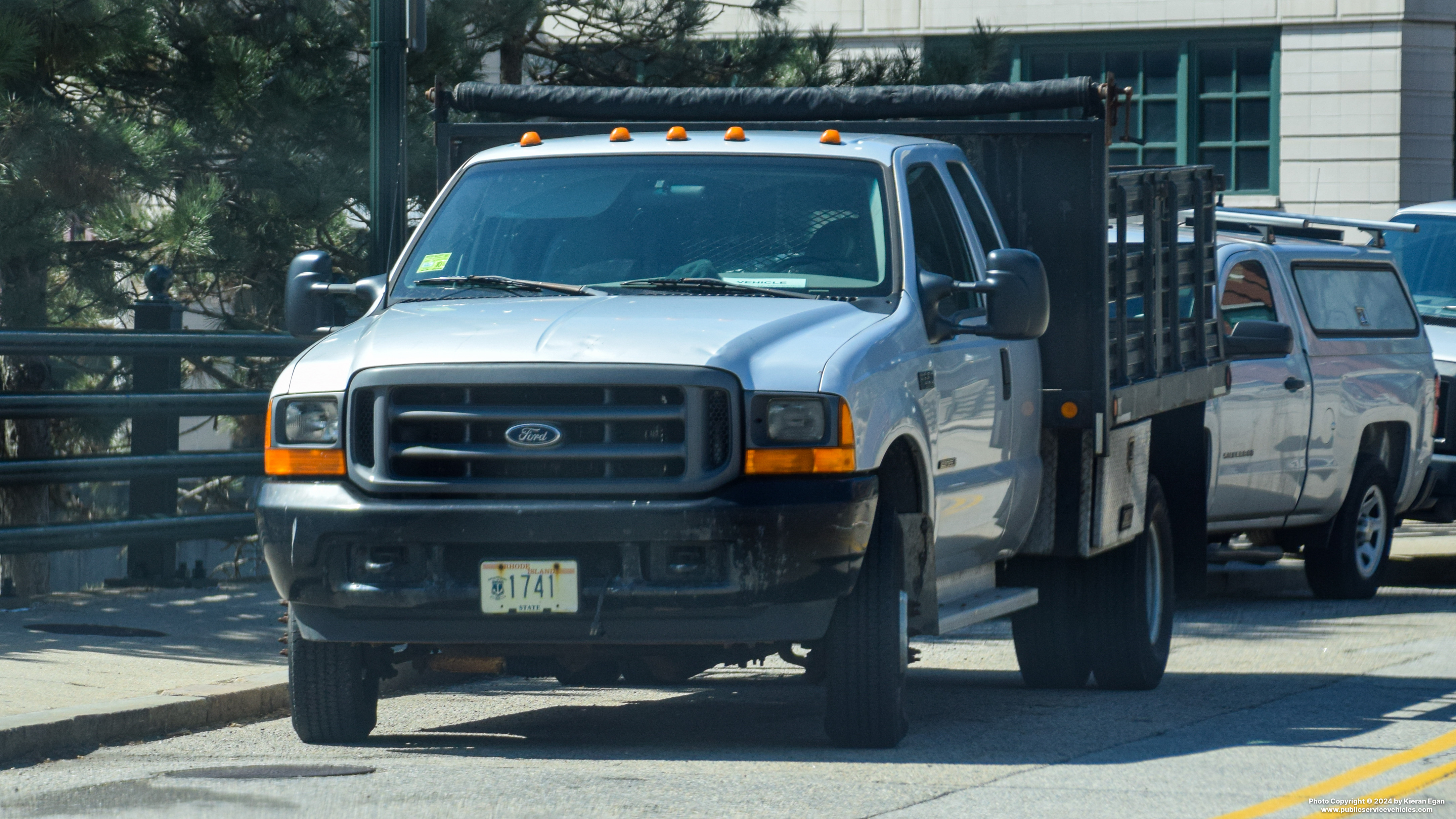 A photo  of Rhode Island Department of Corrections
            Truck 1741, a 1999-2004 Ford F-450 Crew Cab             taken by Kieran Egan