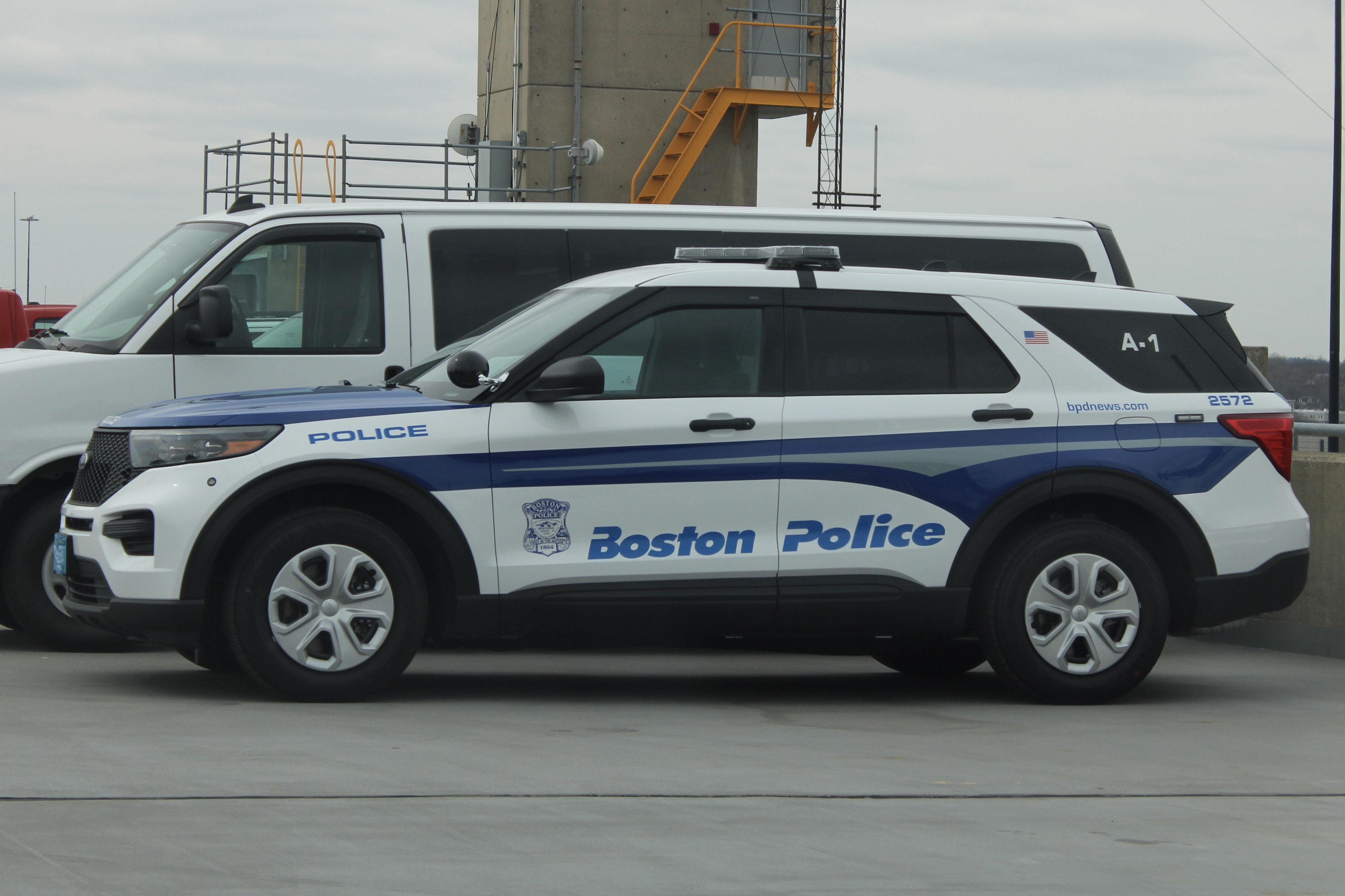 A photo  of Boston Police
            Cruiser 2572, a 2022 Ford Police Interceptor Utility Hybrid             taken by @riemergencyvehicles