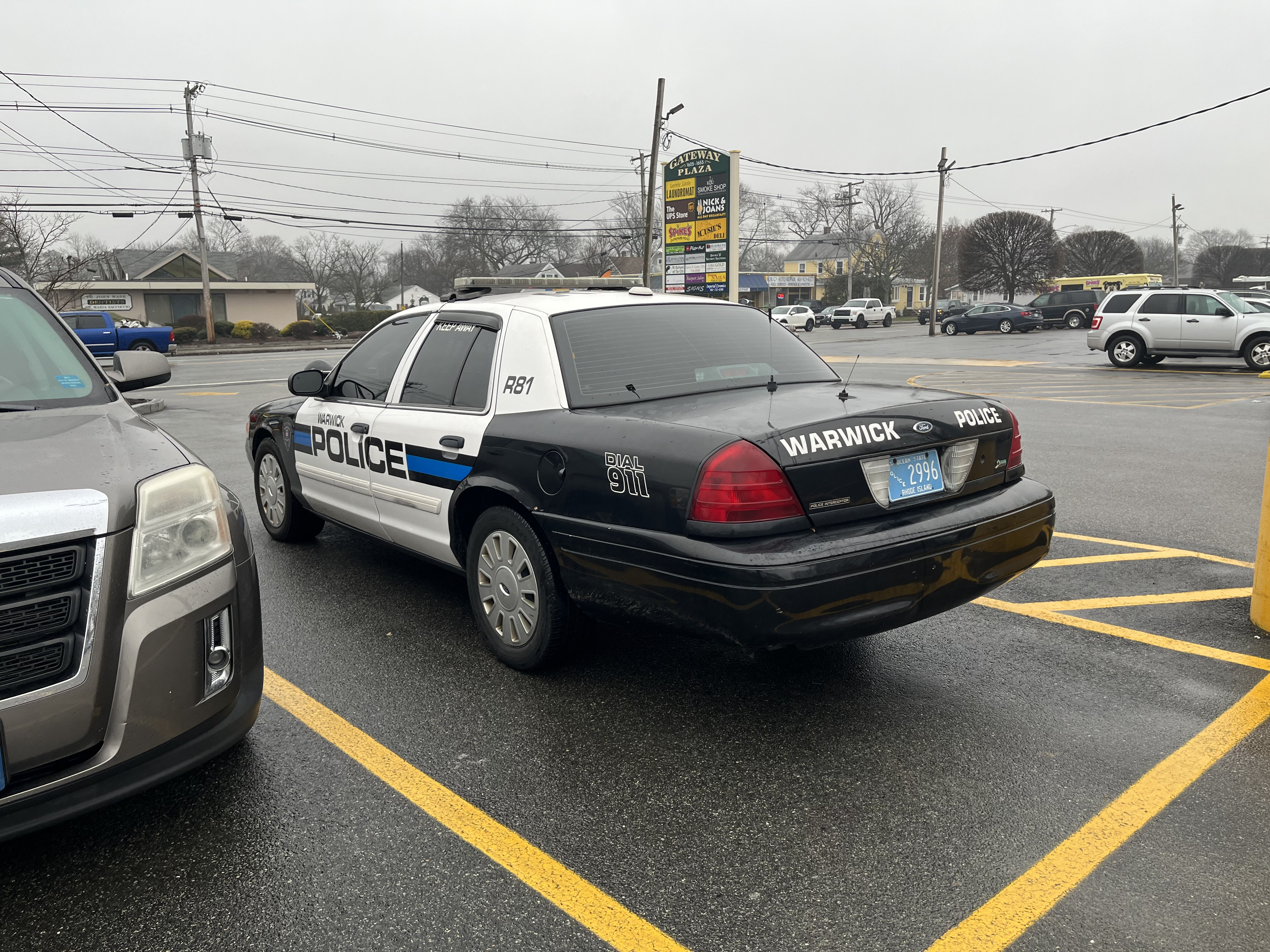 A photo  of Warwick Police
            Cruiser R-81, a 2009-2011 Ford Crown Victoria Police Interceptor             taken by @riemergencyvehicles